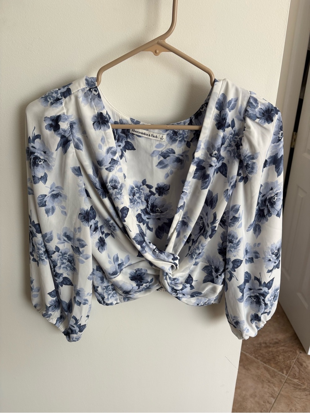 Abercrombie & Fitch White Blouse with Blue Floral Twist Front
